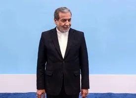 دیپلماسی زیر سایه استیضاح