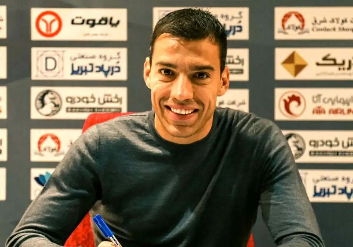 زنوزی برای بازی با پرسپولیس ستاره خرید!