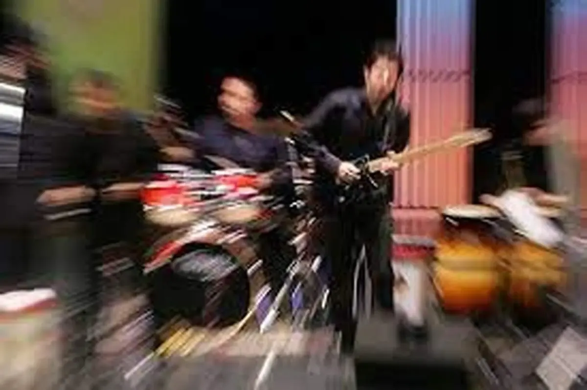 ممنوعه:
چند خواننده سمنانی بازداشت شدند/ پلیس گفته زیرزمینی بوده اند