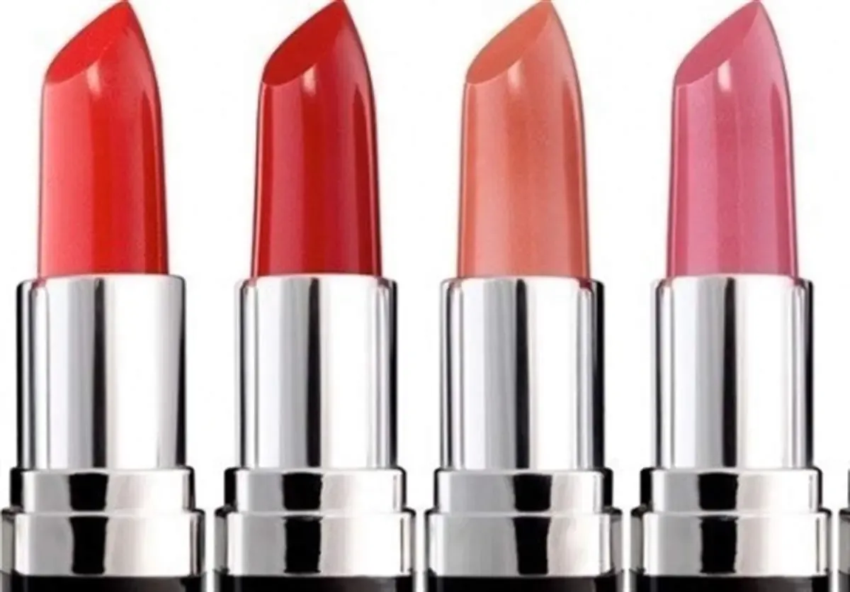 این رژلب‌ها و برق لب‌ها را نخرید/ اسامی