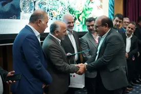 شبکه فروش موتور محرک رشد بیمه دی/ برترین‌های شبکه فروش و شعب بیمه دی انتخاب شدند