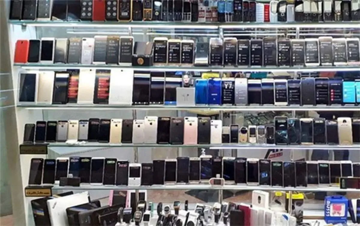 بازار تلفن همراه ساماندهی می‌شود / احتمال تغییر ارز مبنا برای واردات گوشی‌های بالای ۶۰۰ دلار