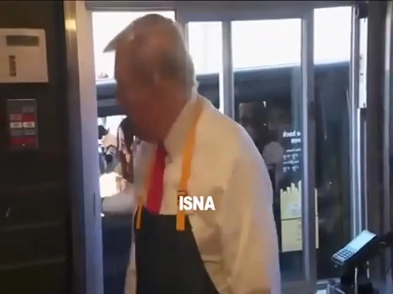 ترامپ کارمند مک‌دونالد شد! / ببینید