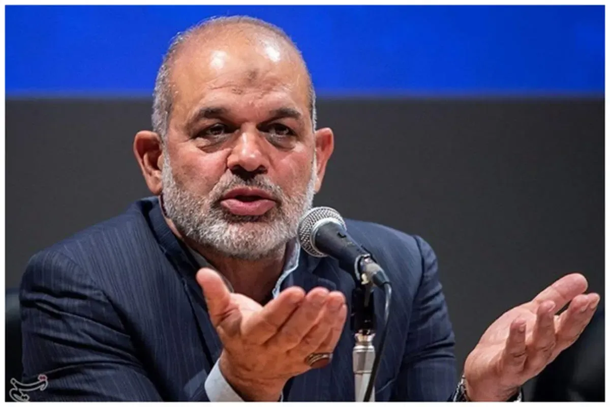 حضور وزیر کشور در منزل شهید حادثه تروریستی کرمان