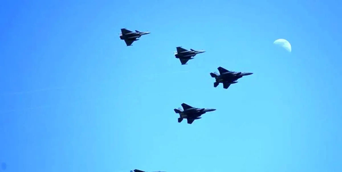 پرواز 43 هواپیمای نظامی چین اطراف تایوان