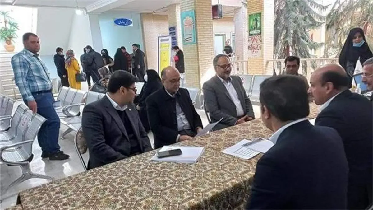 حضور مدیرعامل بانک ملت در میز خدمت وزارت اقتصاد همزمان با سفر رئیس‌جمهور به استان یزد