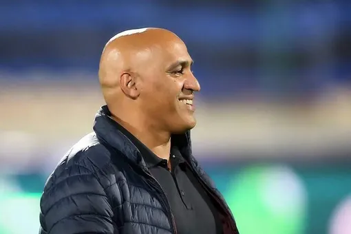 ببینید | شوخی عجیب منصوریان با یکی از بازیکنان ذوب آهن