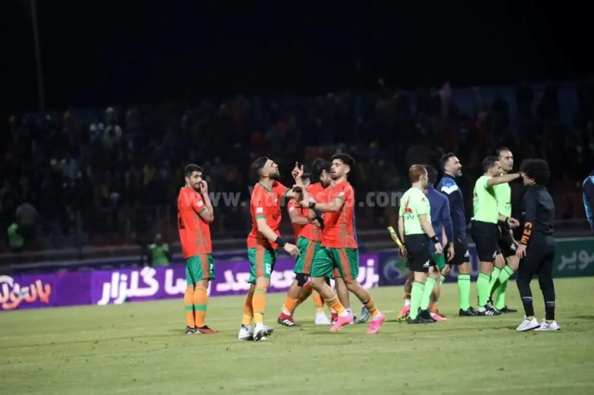 لحظات خجالت آور از درگیری استقلالی‌ها در شب قهر یحیی/ تصاویر