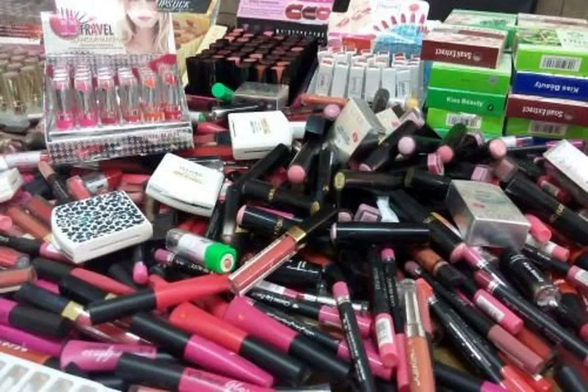 توقیف محموله لوازم آرایشی قاچاق