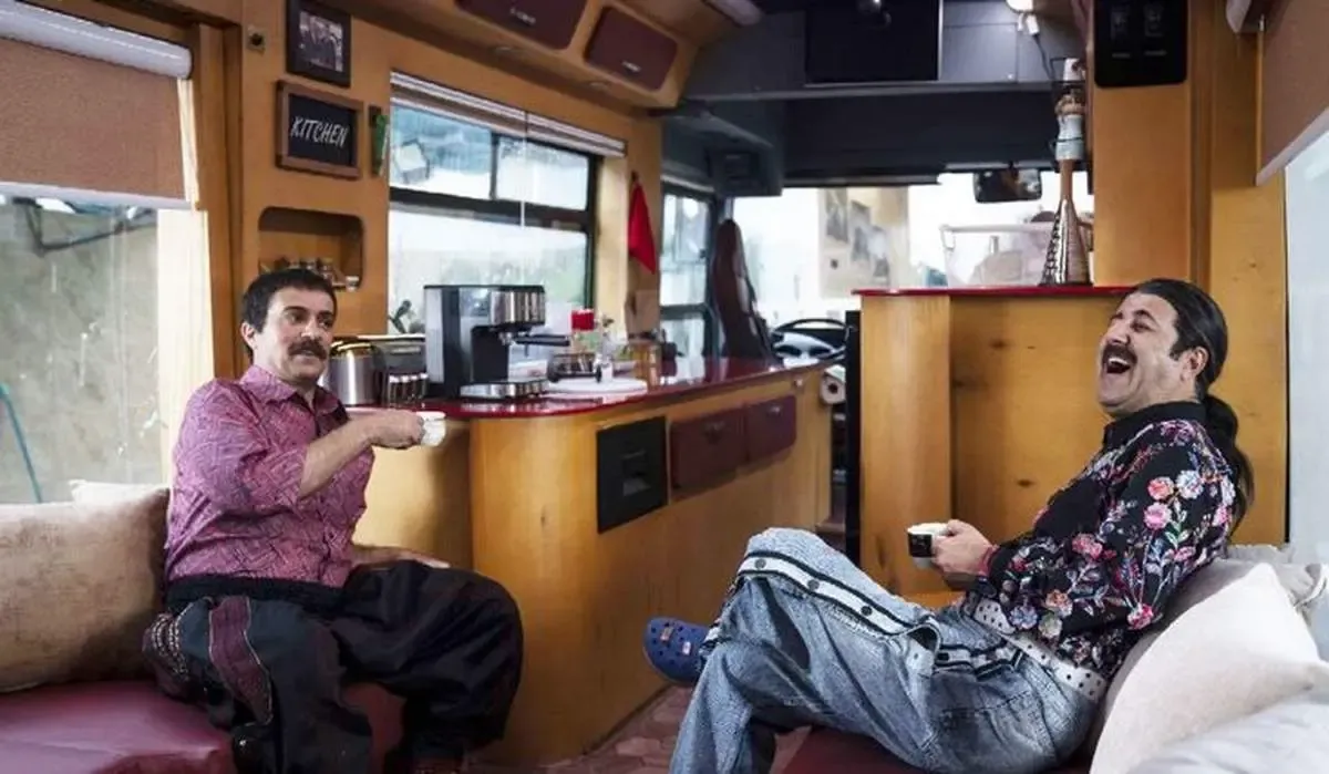 کمپر پایتخت چقدر تمام شد؟ / توضیحات جنجالی موسس رادیو کمپر