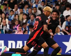 بارسلونا بر بام فوتبال اسپانیا/ فلیک و بچه مدرسه‌ای‌ها معجره کردند