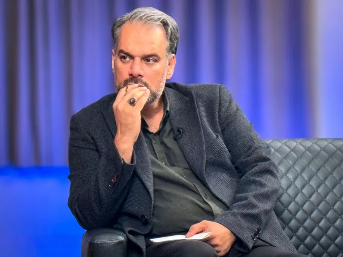 تضعیف انسجام ملی با تخریب مسئولان