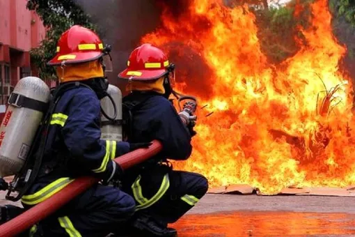 آتش‌نشانی در جنت‌آباد در حالت آماده‌باش؛ تلاش برای کنترل حریق ادامه دارد