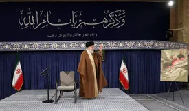 رهبر معظم انقلاب: ایجاد دو قطبی در جامعه از اهداف دشمن است