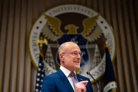 دولت آمریکا تهدید کرد/مجوز رسانه‌هایی که اخبار واقعی جنگ ایران را منتشر کنند باطل می‌شود