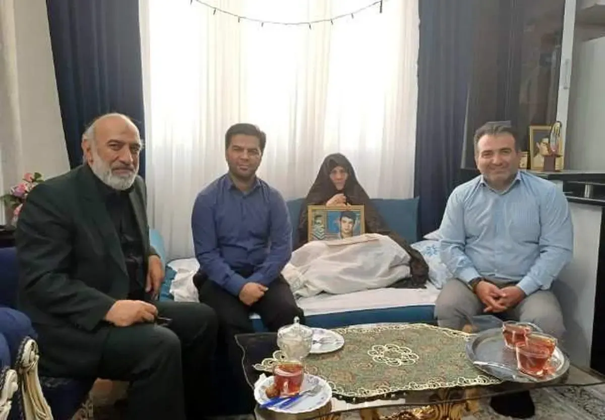 دیدار  مدیران و کارکنان صندوق قرض الحسنه شاهد با خانواده شهید هادی خانلری