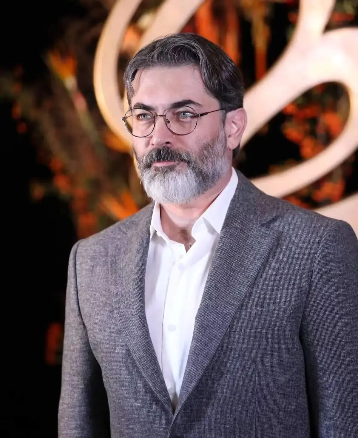 روی چهره پارسا پیروزفر گرد پیری نشست