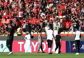 شعار پرسپولیسی‌ها علیه استقلال قبل از بازی با الدحیل