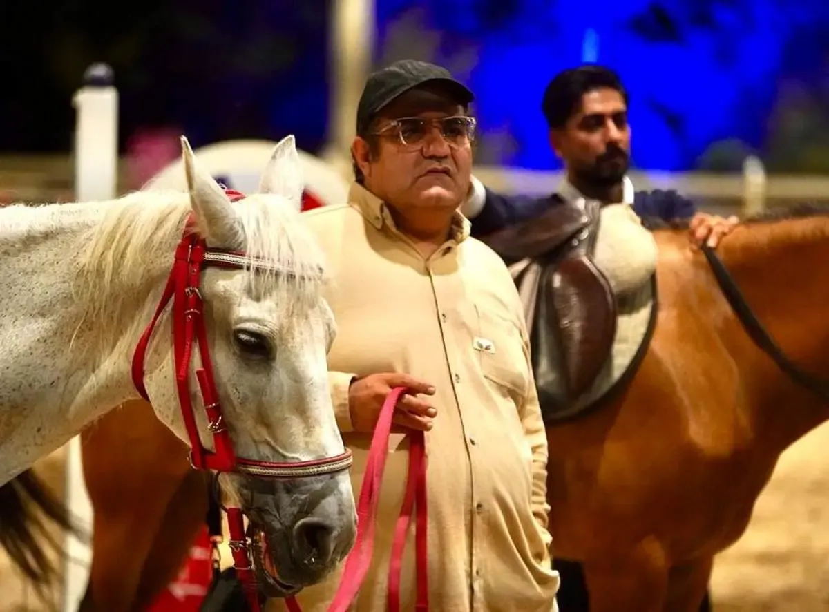 یک بازیگر طنز مجری شد