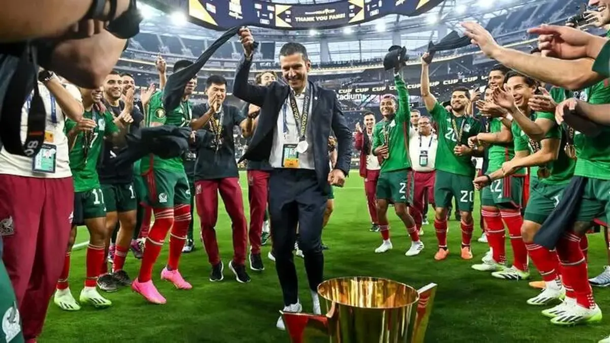 سرمربی جدید میزبان جام‌جهانی مشخص شد | سنگ تمام رئیس فدراسیون برای انتخابش