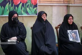 تصویری از چهره غمگین همسر و دختر امیر عبداللهیان