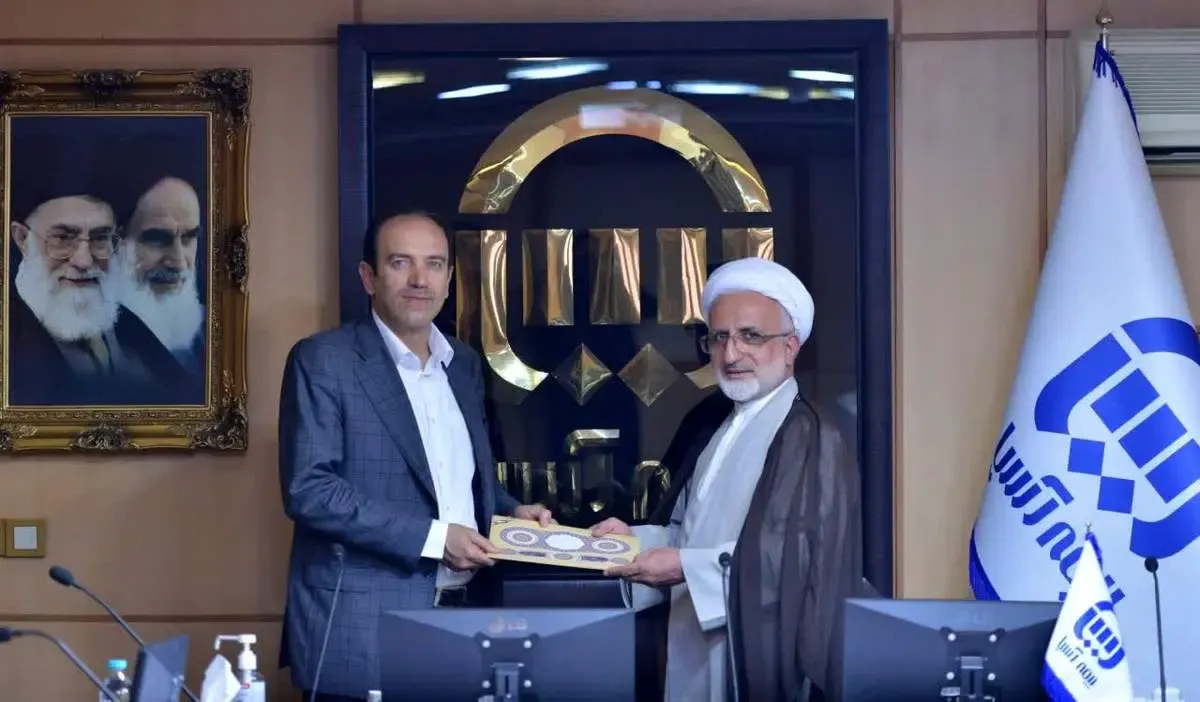 تقدیر معاون رئیس جمهور از مدیرعامل بیمه آسیا