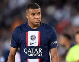 یک پیشنهاد عجیب به امباپه | ستاره فرانسوی در برابر این پیشنهاد مقاومت می‌کند؟