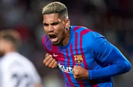 اشتباه عجیب و غریب ستاره بارسلونا به سبک آماتورهای جرزن! + عکس