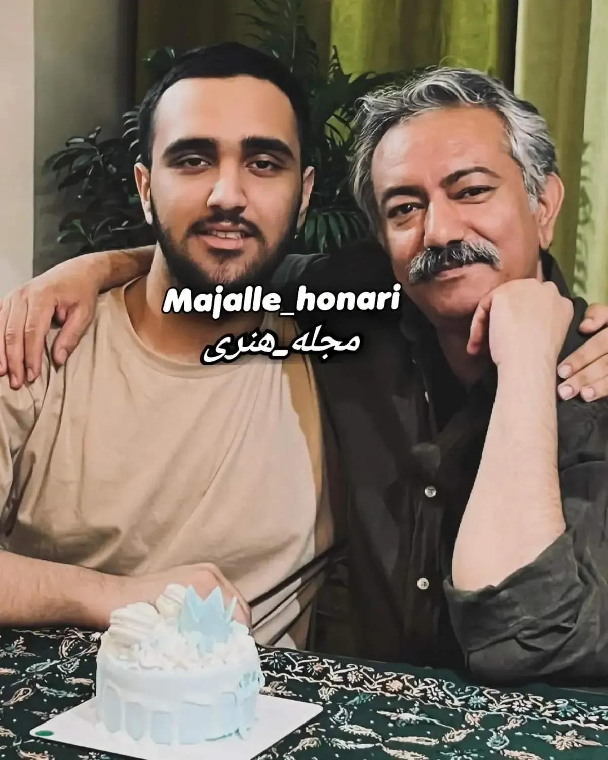 گرد پیری بر چهره آقای بازیگر معروف طنز در کنار پسر برومندش!/ عکس