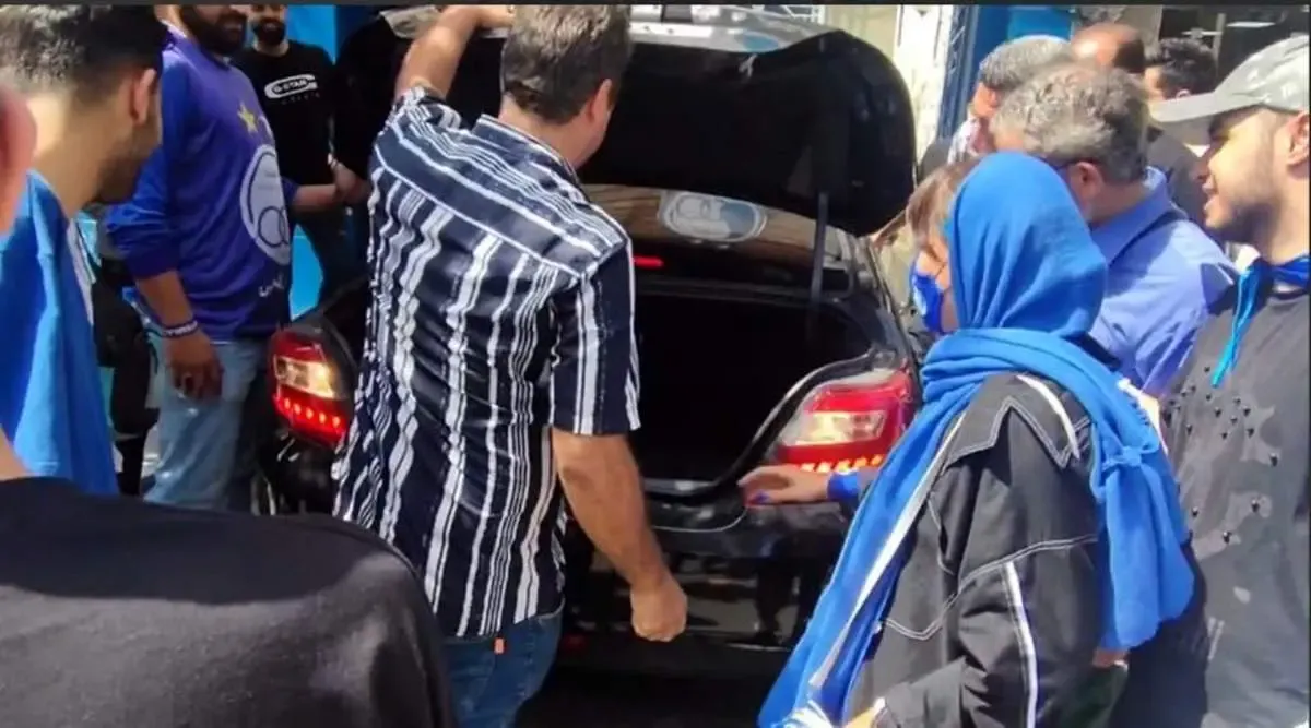 ببینید | وقتی هواداران در صندوق عقب ماشین دنبال آقای مدیرعامل استقلال می‌گردند