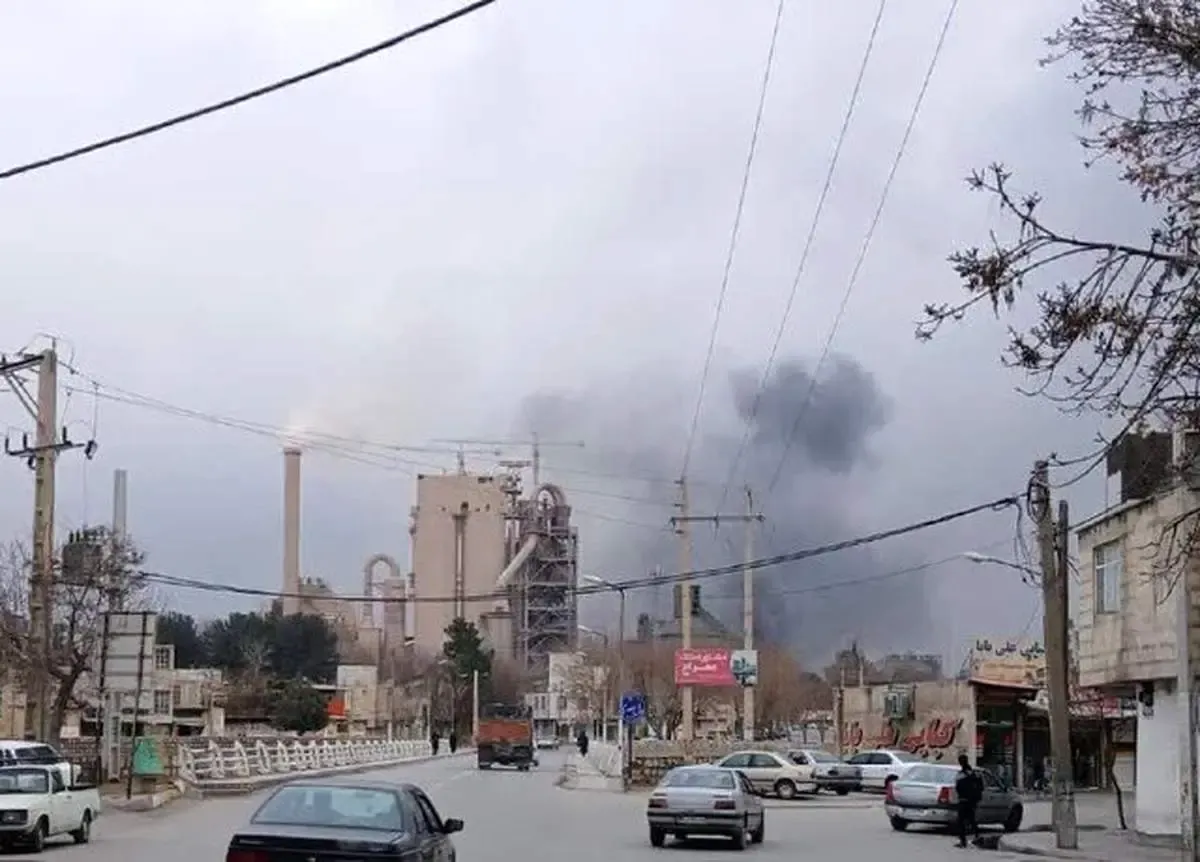 آتش‌سوزی در کارخانه سیمان دورود/ مخزن مازوت طعمه حریق شد