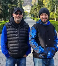 ببینید / تعریف و تمجید عاشقانه جواد عزتی از همسرش