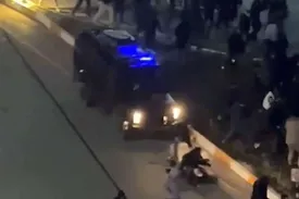 روایت فارس از زیر گرفتن معترضان توسط خودروی زرهی در اردبیل