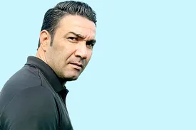 ببینید | استقبال گرم فرهاد کاظمی از جواد نکونام