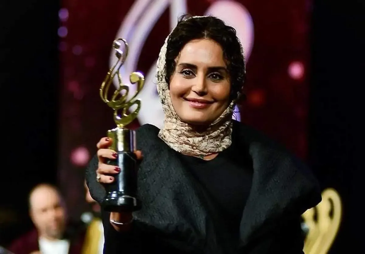 لحظه اعلام بهترین بازیگر زن به الناز شاکردوست/ فیلم