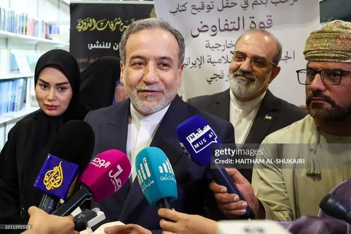 عراقچی و همسرش در مسقط/ تصاویر