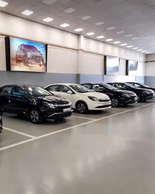 تحویل خودروی کی‌ام‌سی ایگل آغاز شد