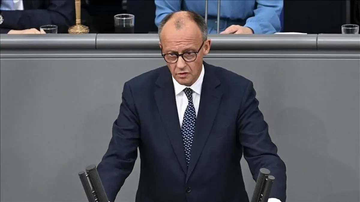 راه دشوار مرتس برای مهار راست افراطی