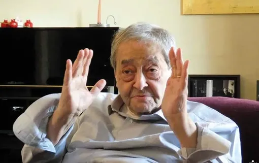 شاعر تعبیر جهان نه شاعر تغییر جهان!