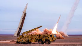 آمریکا در بازه زمانی ۱۲ تا ۲۲ بهمن به ایران حمله می کند؟