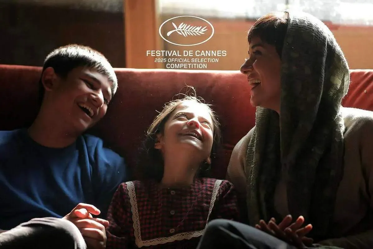 استایل جذاب و شیک پریناز ایزدیار و پیمان معادی در جشنواره کن