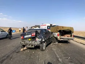 تصادف زنجیرهای ۲۰ خودرو در جاده همدان +عکس