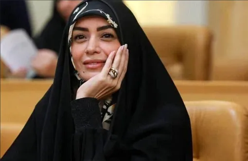 اشک‌های الهام چرخنده؛ آقایمان نیست، ولی هست/ فیلم