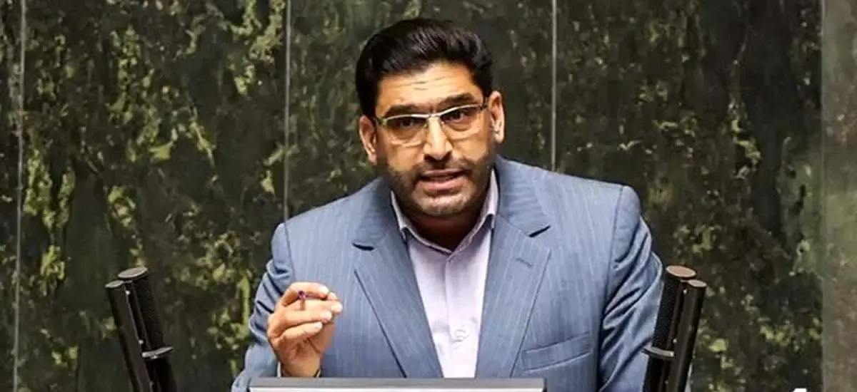 نماینده مجلس: در بدنه دولت افرادی هستند که چهره خود را عوض کرده‌اند | رئیس جمهور نمی‌تواند صدای ۸۵ میلیون ایرانی را بشنود