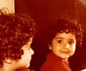 چهره بامزه بازیگر زن معروف در کودکی/ عکس