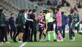 افتضاح بازیکنان استقلال در آزادی/ کتک کاری زشت/ فیلم