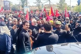 تصاویری از برادران جلیلی در حاشیه نماز بر پیکر رهبر شهید
