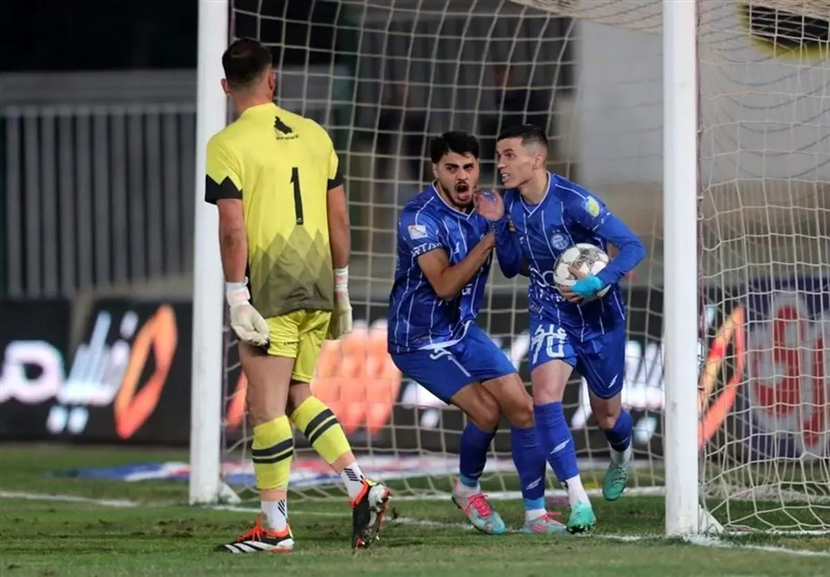 کارت قرمز پادیاب درست بود؛ VAR بازی را نجات داد