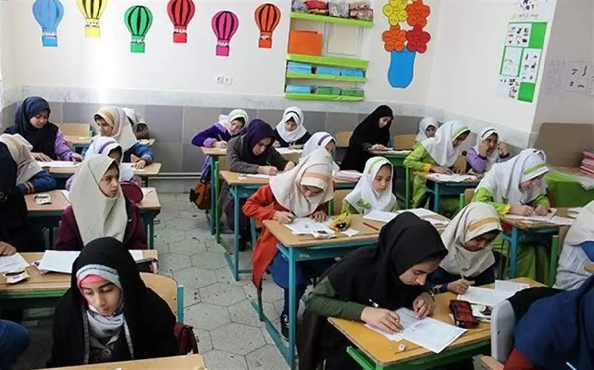 انتقاد از ضعف مربیانِ آموزش و پرورش!