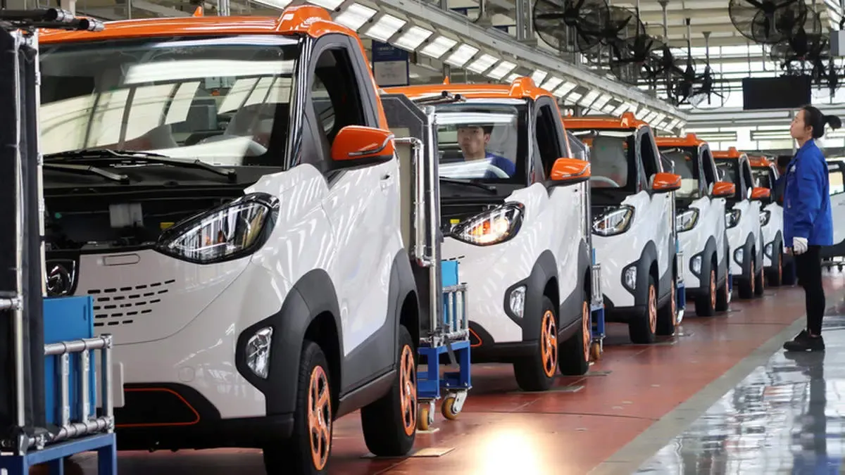 چین با خودروهای صادراتی‌اش جاسوسی می‌کند؟ | هشدار یک مقام اروپایی به شهروندان کشور درباره ماشین‌های چینی